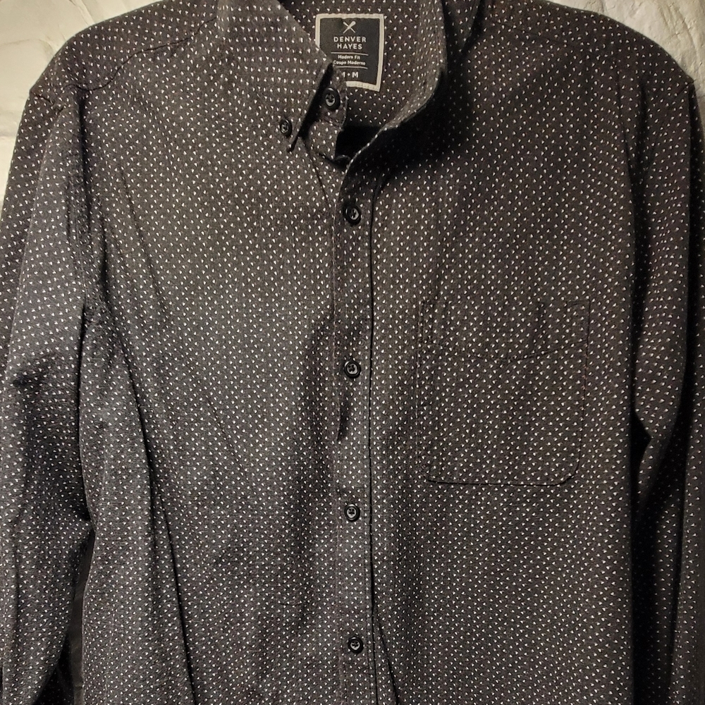 Denver Hayes casual button down men's medium black shirt with red